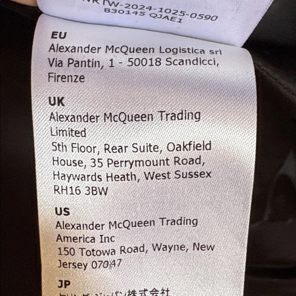 Alexander McQueen. Stunning Houndstooth Blazer. Impeccable like new condition. - Picture 13 of 16